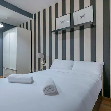 Апартаменты The Collection - Modern And Bright In Eixample 2-2 *