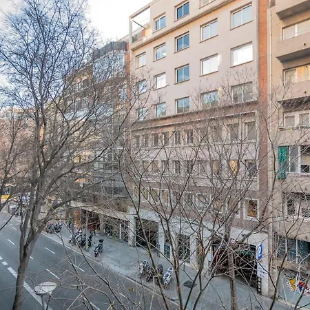 Modern And Bright In Eixample 2-2 Apartment