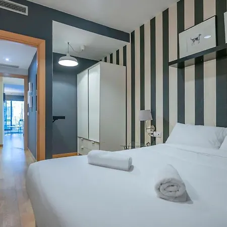 Modern And Bright In Eixample 2-2 ברצלונה